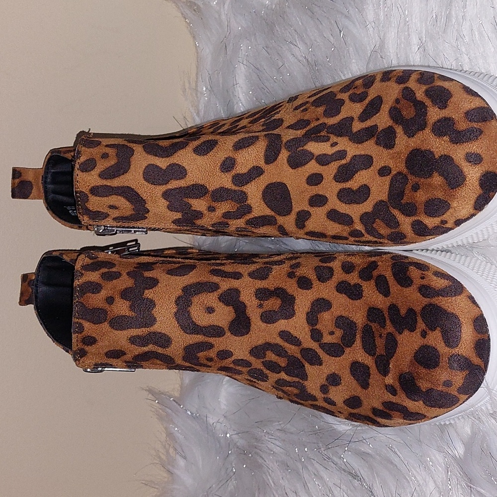 Ladies leopard brown & black boots